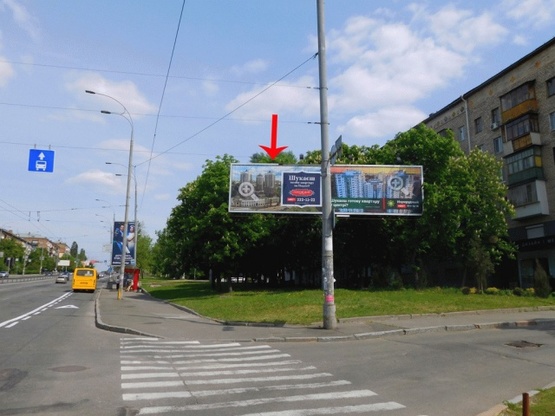 Фото рекламної площини за адресою Дружбы Народов б-р 4/6, напротив гостиницы "Дружба", левая, в центр