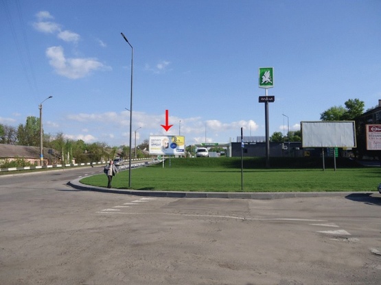 Фото рекламної площини за адресою Аношкина пр-т, пересечение с ул.Сыровца, съезд с левобережного моста, возле кафе Сафран, в центр