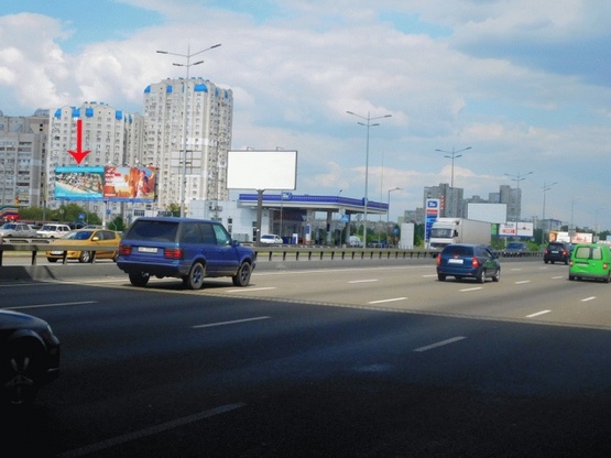 Фото рекламной плоскости по адресу Бажана пр-т, возле пр-та Григоренко, из центра, левый