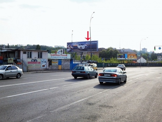 Фото рекламної площини за адресою Набережно-Луговая ул., возле ул.Межигорская, у СТО, из центра, правая