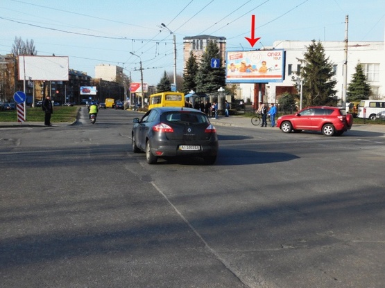 Фото рекламной плоскости по адресу Народного Ополчения ул., возле ул.Эрнста, к Севастопольской пл., в центр