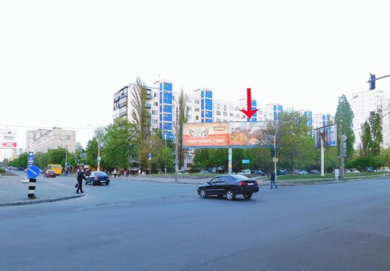 Фото рекламної площини за адресою Братиславская ул., возле ул.Шолом-Алейхема, из центра, правый