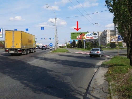 Фото рекламної площини за адресою Ватутина пр-т, поворот на б-р Перова, из центра, левая