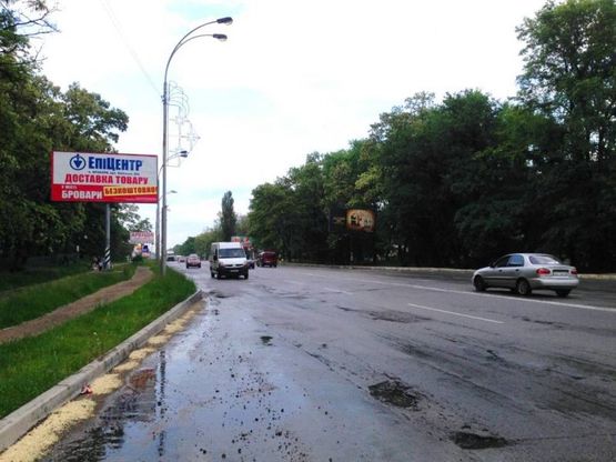 Фото рекламной плоскости по адресу м.Бровари, вул.Київська, напроти 298