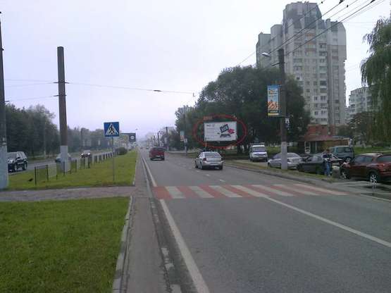 Фото рекламной плоскости по адресу Чорновола, 99 (торговий центр) Фото рекламной плоскости по адресу Чорновола, 99 (торговий центр)