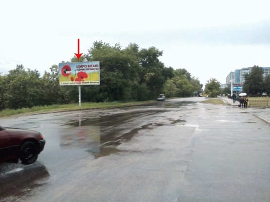 Фото рекламної площини за адресою Металлургов пр-т 50, возле рынка Кваки, из центра