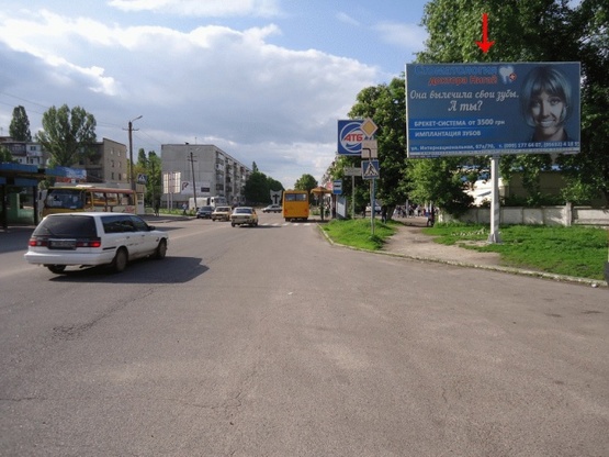 Фото рекламної площини за адресою Героев Украины ул., возле ул.Победы, из центра