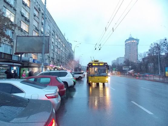 Фото рекламной плоскости по адресу Леси Украинки б-р, 34 (возле остановки), напротив Военной академии Фото рекламной плоскости по адресу Леси Украинки б-р, 34 (возле остановки), напротив Военной академии