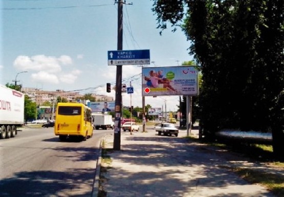 Фото рекламної площини за адресою Космическая ул. - Мандрыковская ул.