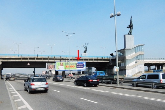 Фото рекламної площини за адресою Набережное шоссе, поворот на мост Метро, в сторону Почтовой пл-ди, правая
