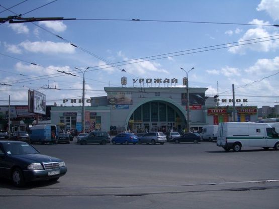 Фото рекламної площини за адресою вул. Пирогова, 49, ліва над входом Фото рекламної площини за адресою вул. Пирогова, 49, ліва над входом