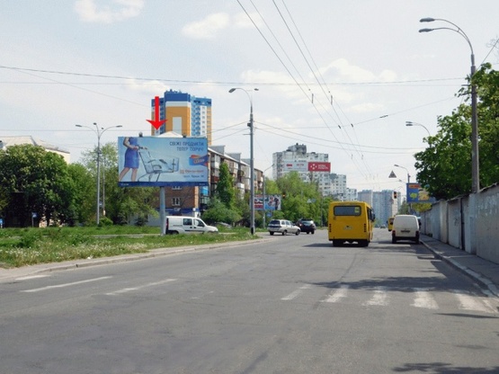 Фото рекламной плоскости по адресу Свободы пр-т, возле ул.Светлицкого, на разделителе, к пр-ту Правды, в центр