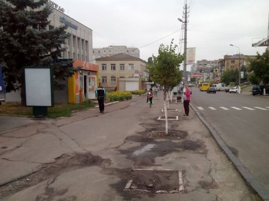 Фото рекламної площини за адресою ул. Грушевского,9-13 поворот к ТЦ Пассаж