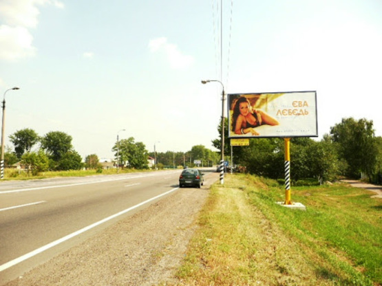 Фото рекламной плоскости по адресу трасса Киев-Харьков_км 46+350_правый // из Киева