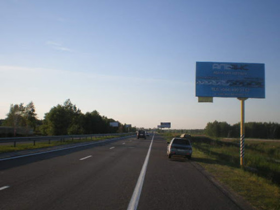 Фото рекламної площини за адресою трасса Киев-Обухов-Знаменка_км 30+200_левый // в Киев