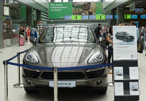 Фото рекламної площини за адресою Центральный холл, 1 этаж (Терминал А)