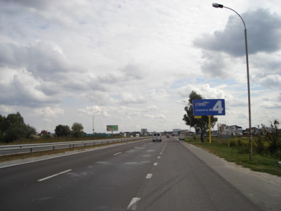 Фото рекламної площини за адресою трасса Киев-Обухов-Знаменка_км 25+600_правый // из Киева