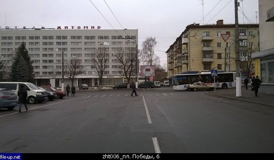 Фото рекламной плоскости по адресу Победы пл., 6 (гостиница Житомир)