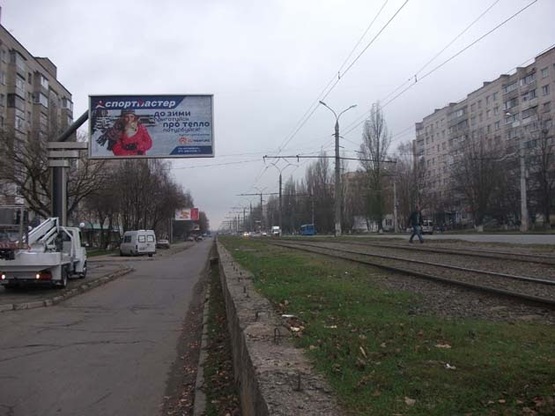 Фото рекламної площини за адресою ул. Келецкая (дом №73)