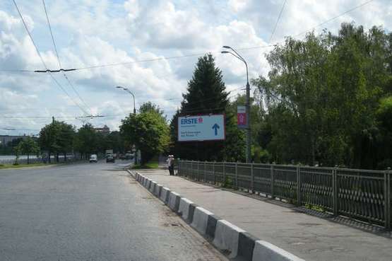 Фото рекламної площини за адресою Гетьмана Мазепи вул., (парк Топільче) - Руська вул. Фото рекламної площини за адресою Гетьмана Мазепи вул., (парк Топільче) - Руська вул.