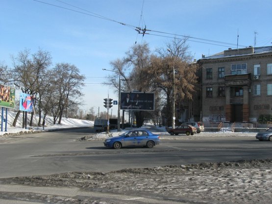 Фото рекламної площини за адресою вул.Перемоги - вул.С.Тюленіна (призматрон)