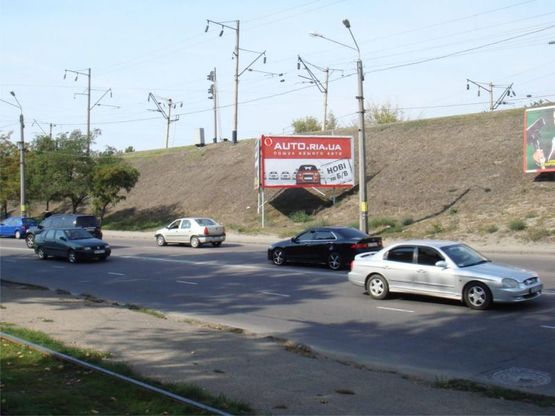 Фото рекламной плоскости по адресу ул. Балковская / Пересыпь / Херсонский Сквер № 1