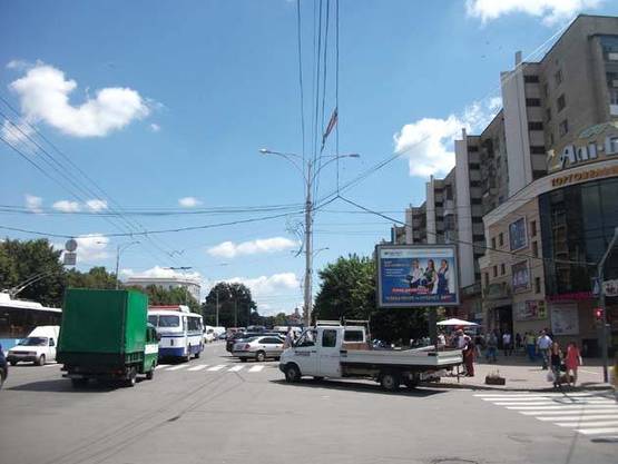 Фото рекламной плоскости по адресу пр. Коцюбинского - ул. Некрасова (ТЦ "Али Баба")