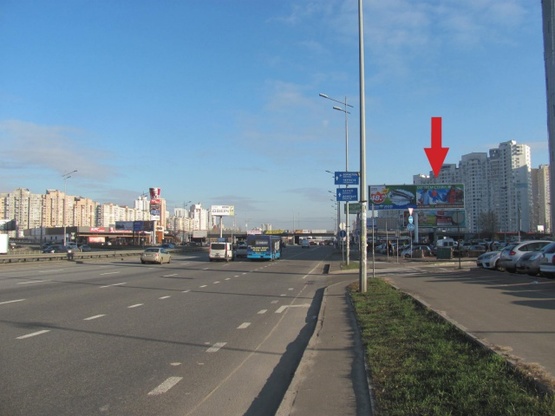 Фото рекламної площини за адресою Бажана Н. просп., (ТЦ "Новус", 300м. к ст. м.  Осокорки, "KFC", Новая почта №60, АЗС "ANP"), в направ. Бориспольского шоссе, правый