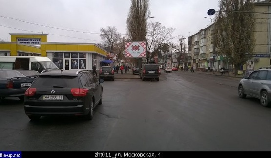 Фото рекламної площини за адресою Небесной сотни ул., 4 (быв. Московская) - Житний рынок, 200м. От "Сильпо"