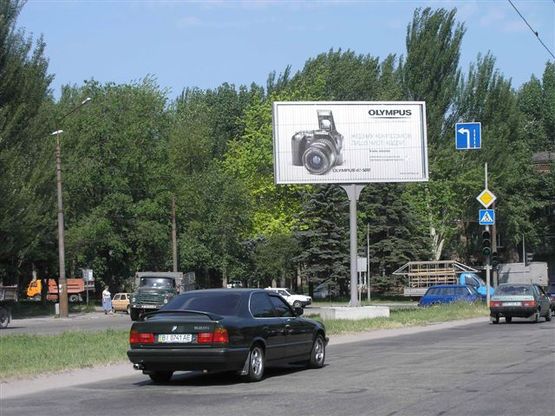 Фото рекламної площини за адресою Південне шосе (розподільча смуга) - пр.Металургів (напрямок руху від вул.Дігональної) (призматрон) Фото рекламної площини за адресою Південне шосе (розподільча смуга) - пр.Металургів (напрямок руху від вул.Дігональної) (призматрон)