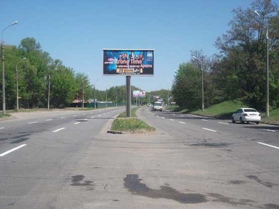 Фото рекламной плоскости по адресу ул. Киевская (Водоканал) разделитель 2 выезд Фото рекламной плоскости по адресу ул. Киевская (Водоканал) разделитель 2 выезд