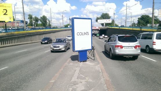 Фото рекламної площини за адресою Московский пр-т, на разделительной полосе в сторону Героев Сталинграда Фото рекламної площини за адресою Московский пр-т, на разделительной полосе в сторону Героев Сталинграда