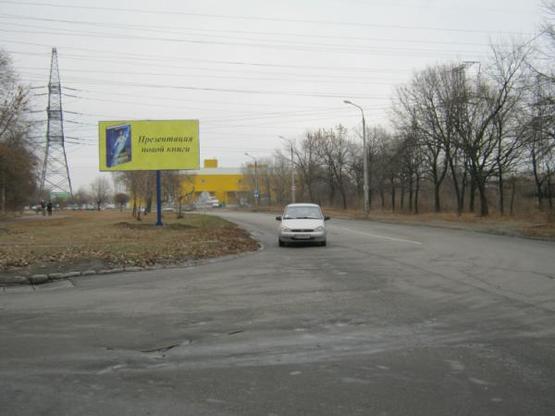 Фото рекламної площини за адресою ул.Чаривная-ул.Полякова