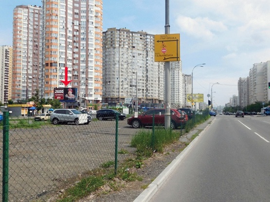 Фото рекламної площини за адресою Ахматовой ул. 44/11 перекресток с ул. Урловская