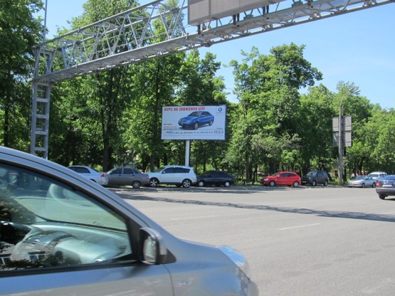 Фото рекламной плоскости по адресу Бандери С. просп. (концерт-холл FREEDOM, БЦ "Форум Парк Плаза", Надра Банк, Альфа Банк, в направ. ул. С.Скляренко) Фото рекламной плоскости по адресу Бандери С. просп. (концерт-холл FREEDOM, БЦ "Форум Парк Плаза", Надра Банк, Альфа Банк, в направ. ул. С.Скляренко)
