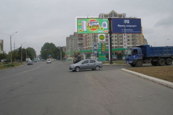 Фото рекламной плоскости по адресу Довженка вул. - Сухомлинського вул. (в центр, ліва) Фото рекламной плоскости по адресу Довженка вул. - Сухомлинського вул. (в центр, ліва)