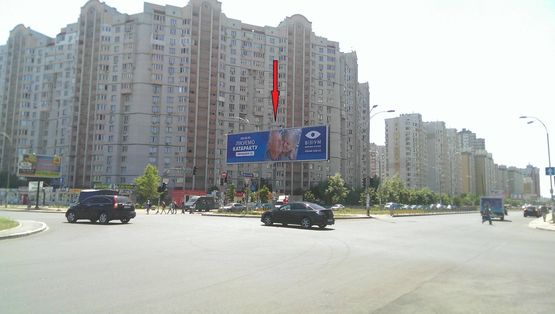 Фото рекламної площини за адресою вул. А.Ахматової, 22/20, на розподільчій смузі (на світлофорі) ("книга" ліва сторона) (у напрямку руху Дніпровської наб.) Фото рекламної площини за адресою вул. А.Ахматової, 22/20, на розподільчій смузі (на світлофорі) ("книга" ліва сторона) (у напрямку руху Дніпровської наб.)