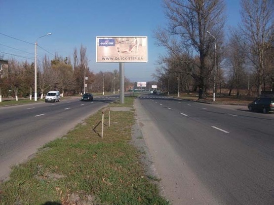 Фото рекламної площини за адресою ул. Киевская (Водоканал) разделитель 3 выезд Фото рекламної площини за адресою ул. Киевская (Водоканал) разделитель 3 выезд