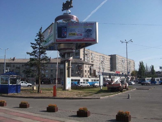 Фото рекламной плоскости по адресу пл. Героев Чернобыля (с фонтана "Рошен") Фото рекламной плоскости по адресу пл. Героев Чернобыля (с фонтана "Рошен")