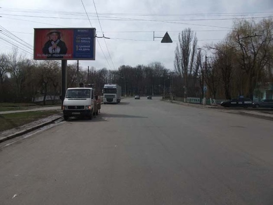 Фото рекламной плоскости по адресу ул. Ватутина (напротив "Мрия") Фото рекламной плоскости по адресу ул. Ватутина (напротив "Мрия")