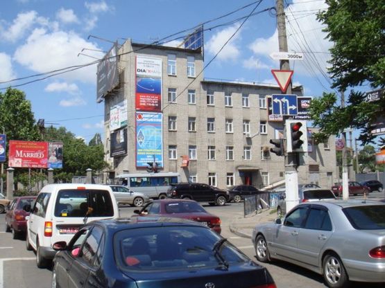 Фото рекламной плоскости по адресу ул. Среднефонтанская / ул. Семинарская / Вертикальный №2