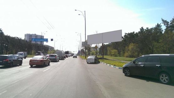 Фото рекламної площини за адресою вул. Братиславська, виїзд з заправки ТНК перед ринком Юність напр. до ст. м. Чернігівська ( ліва ) Фото рекламної площини за адресою вул. Братиславська, виїзд з заправки ТНК перед ринком Юність напр. до ст. м. Чернігівська ( ліва )