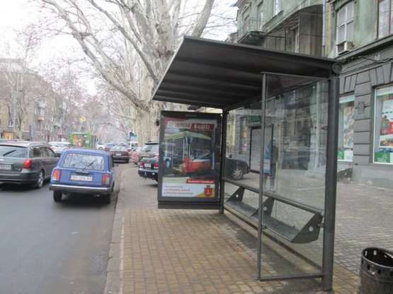 Фото рекламной плоскости по адресу Рішельєвська вул., 38