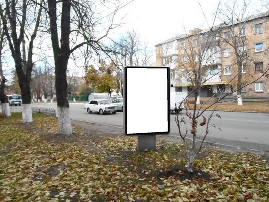 Фото рекламной плоскости по адресу г.Фастов, ул.Соборная, 63, м-н Космо Фото рекламной плоскости по адресу г.Фастов, ул.Соборная, 63, м-н Космо