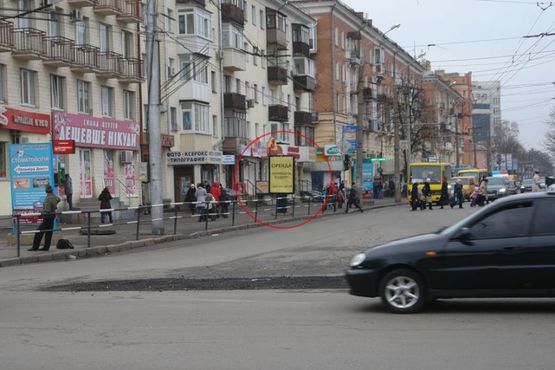 Фото рекламной плоскости по адресу вул. Соборності (Жовтнева), 49 - п.перехід