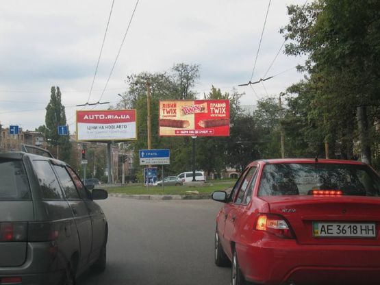 Фото рекламної площини за адресою Євгена Чикаленка вул. (Медведєва вул.) - Училищний пров. Фото рекламної площини за адресою Євгена Чикаленка вул. (Медведєва вул.) - Училищний пров.
