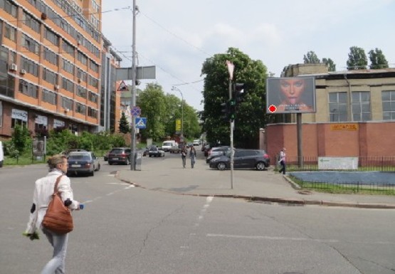 Фото рекламної площини за адресою Коновальца ул. (бывш. Щорса ул.) - Предславинская ул. Фото рекламної площини за адресою Коновальца ул. (бывш. Щорса ул.) - Предславинская ул.