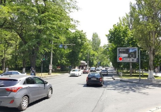 Фото рекламної площини за адресою Ушакова пр. - Красного Креста ул.