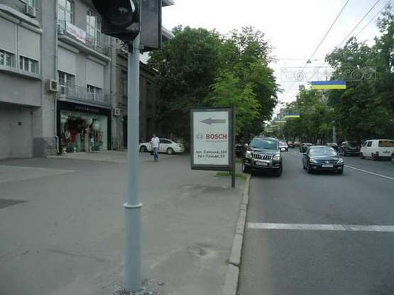 Фото рекламной плоскости по адресу Сумська вул., 122 - Олеся Гончара вул. Фото рекламной плоскости по адресу Сумська вул., 122 - Олеся Гончара вул.