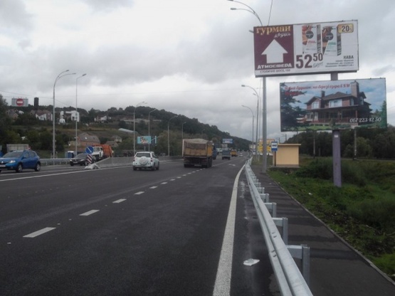 Фото рекламної площини за адресою Обуховская трасса 20км. - Лисники - в направлении Киева. Нижний